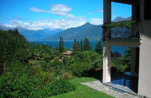 Griante House | Villa with sea views and garden in the middle of the San Martino Natural Park
