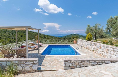 Alikias Villa | Villa with sea views,short drive from town/beaches