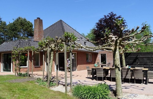 Zeewolde House | Villa with shared pool and wellness (can be booked for private use).