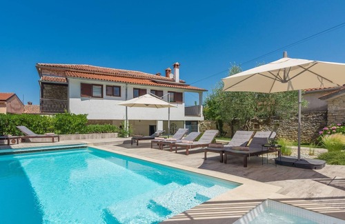 Rovinjsko Selo Cottage | Villa with swimming pool for up to 10 people located in Rovinjsko Selo