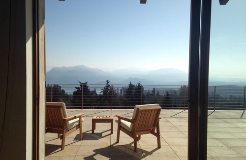 Gignese Villa | Villa with swimming pool overlooking the lakes above Stresa