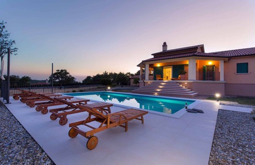 Salakovci Villa | Villa with swimming pool in a quiet area