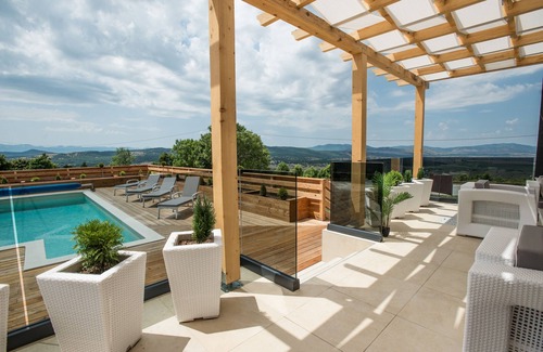 Udbina House | Villa with two pools