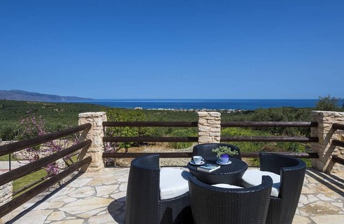 Platanias Villa | Villa with wonderful panoramic sea and mountain view, private pool and barbecue