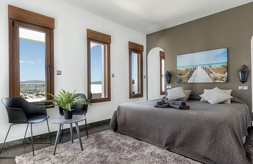 Arnella Villa | Villa "Xenofilia 4" with Mountain View, Private Inifinty Pool & Wi-Fi