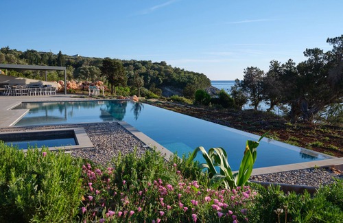 Evgiros Villa | Villa Yana with direct sea access, large pool & heated jacuzzi