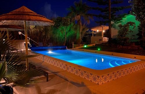 Vale Navio Villa | villa yvonne,private pool,private parking 1,7 km from the beatch