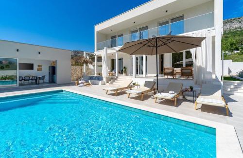 Tugare Villa | Villa Zen with 4 bedrooms, private 32 sqm pool, summer kitchen, 7 km from the beach