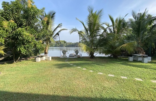 Galle Villa | villacork face the river