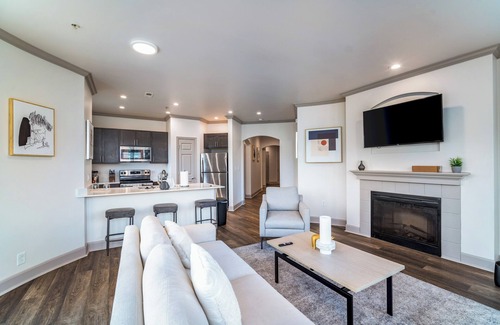 Corryville Apartment | Village 2BD 5 - Two Bedroom Apartment, Sleeps 4