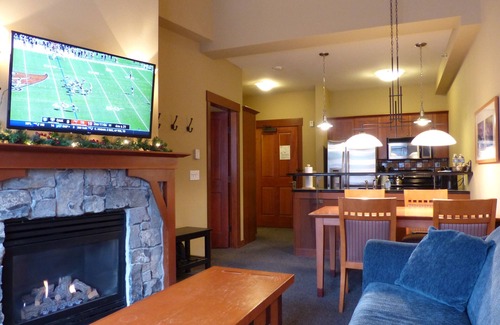 Olympic Valley Condo | Village at Palisades Tahoe - 1BR/Sleeps 4 - Ski-in/Ski-out, Top Floor, End Unit