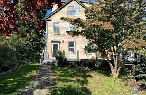 Cohasset House | Village Colonial/Harbor Views.