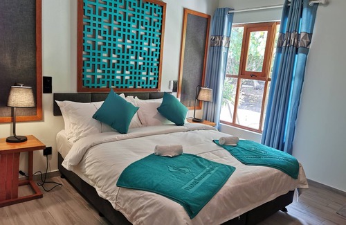 Fulhadhoo Hotel | Village Hideaways & Spas