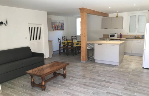 Saint-Just House | Village house renovated and new equipped with private and closed courtyard