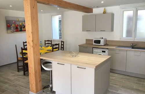 Saint-Just House | Village house renovated and new equipped with private and closed courtyard