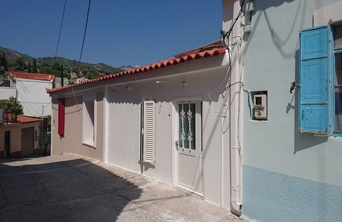Pagondas House | Village home, terraces, garden, gorgeous views, 15 min to beach