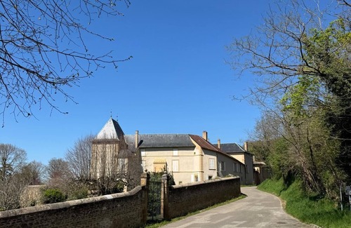Ville-sous-Anjou House | Village house in the countryside, T3 duplex with master suite.