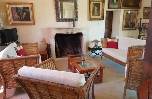 Ile-d'Aix Villa | Village house with a large garden sleeps 10