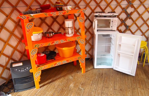Saint-Lunaire Ski Chalet | village of yurts dinan dinard