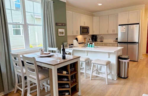 Jacksons' Gap House | Villas at Bay Ridge Unit 7