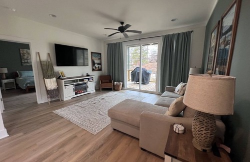 Jacksons' Gap House | Villas at Bay Ridge Unit 8