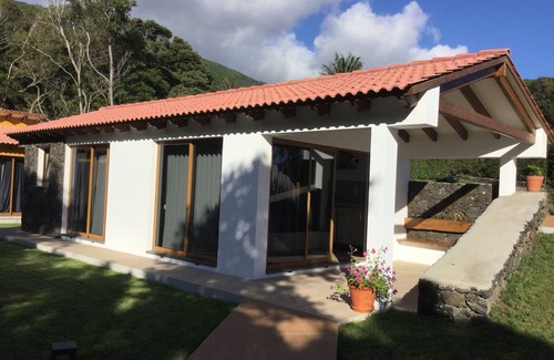 Urzelina House | Villas Casteletes-Bangalow Sea View