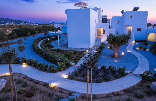 Plaka Villa | Villas Sofia Matina 2 cycladic villas side by side perfect for large groups