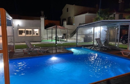 Charneca de Caparica e Sobreda House | Ville à 5 Minutes de la Plage, Commerces Proches . Quartier Calme et Familial