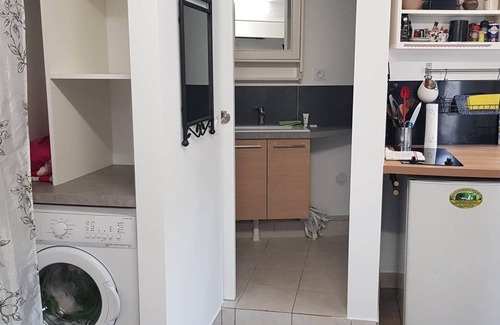 Villebon-sur-Yvette Apartment | Villebon-sur-Yvette Studio 20kms from Paris (RER B Station Lozère)