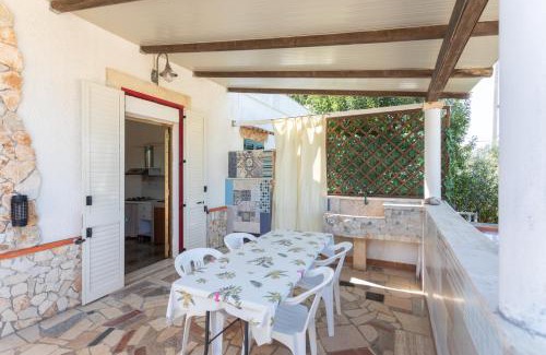 Torre Pali House | Villetta Aloe con piccola piscina by Apulia home