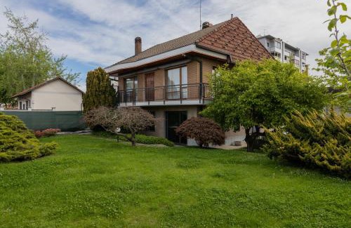 Vittoria House | Villetta con Giardino allo Stadio by Wonderful Italy