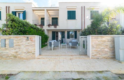 Torre Santa Sabina House | Villetta Federica a 50 metrì dalla spiaggia e parcheggio