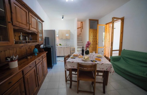 Torre dell'Orso Apartment | Villetta Fresca With Garden Near The Sea, Melendugno, Italy