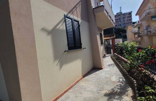 Varazze Apartment | Villetta Grignetta: Relaxation, Garden and Jacuzzi
