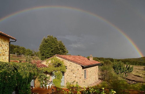 Simignano Cottage | Villetta in Borgo Toscano Antico, garden, park and swimming pool, apartment 10