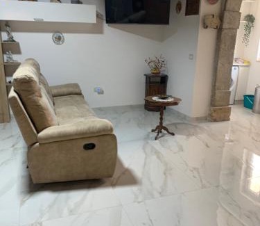 Apollosa Apartment | villetta in collina Via Galieri, 36