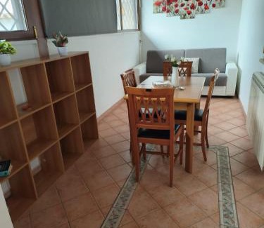 Fiumicino Villa | Villino indipendente con cortile privato 4 p letto - Sul Mare vicino Aeroporto e Fiera