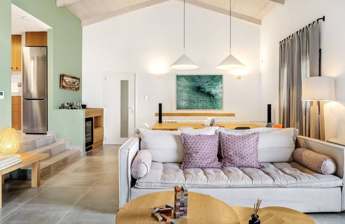 Agios Nikitas Villa | VinBlu Villa just a breath from the sea and the beautiful Agios Nikitas!