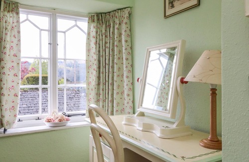 Dunster House | VINE COTTAGE, family friendly, character holiday cottage in Dunster