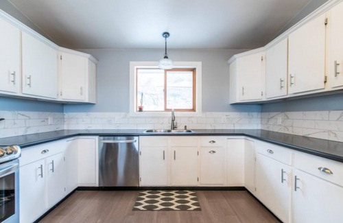 Palisade House | Vineyard Home close to town and Fruit and Wine Byway