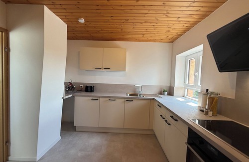 Ruppertsberg Apartment | Vineyard View Attic Suite