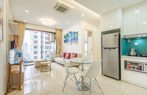 Trung Hoa Nhan Chinh Apartment | Vinhomes D'Capitale 2-bed apartment with Sunset view