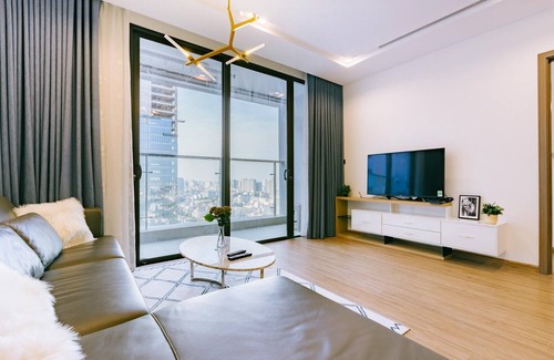 Ngoc Khanh Apartment | Vinhomes Metropolis 2 Brs Apartment - near Lotte Building, fullhouse