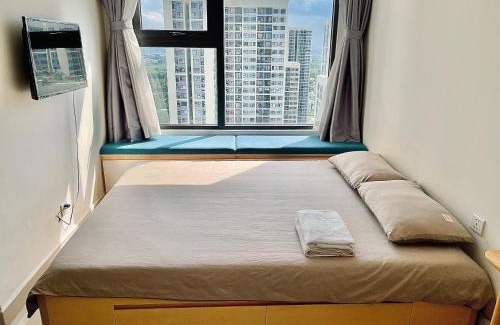 District 9 Apartment | Vinhomes Studio Apartment With Pool View - BB Home