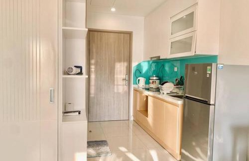 District 9 Apartment | Vinhomes Studio Apartment With Pool View - BB Home
