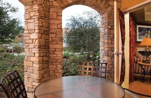 Napa Apartment | Vino Bello Studio 2 Double beds sleeps 4/kitchenette/free shuttle to Bottle Rock