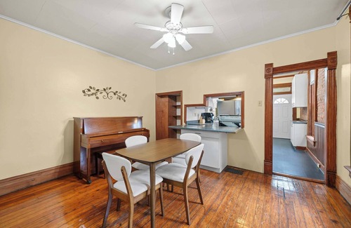 Italian Village House | Vino & Vibes Villa Sleeps 6!