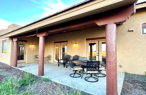 Elgin House | Vino y Vacas - Cozy Home in the Heart of Wine Tasting