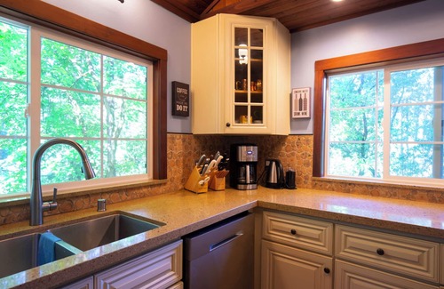 Hacienda House | Vintage Cabin with enclosed yard, well stocked Kitchen, Spa and Huge Sunny Deck.