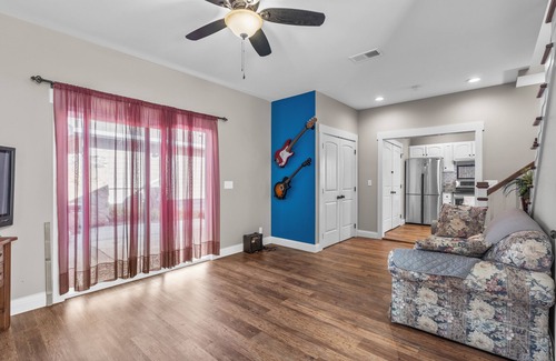 North Chattanooga House | Vintage Charm, Modern Living, 5 minutes to downtown Chattanooga